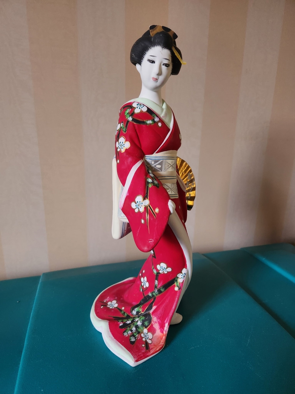 Hakata Hand-Painted Red Geisha Figurine Decorative Porcelain Statue